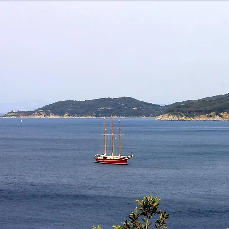 펜션 Le Sprizze Mare 마르시아나마리나